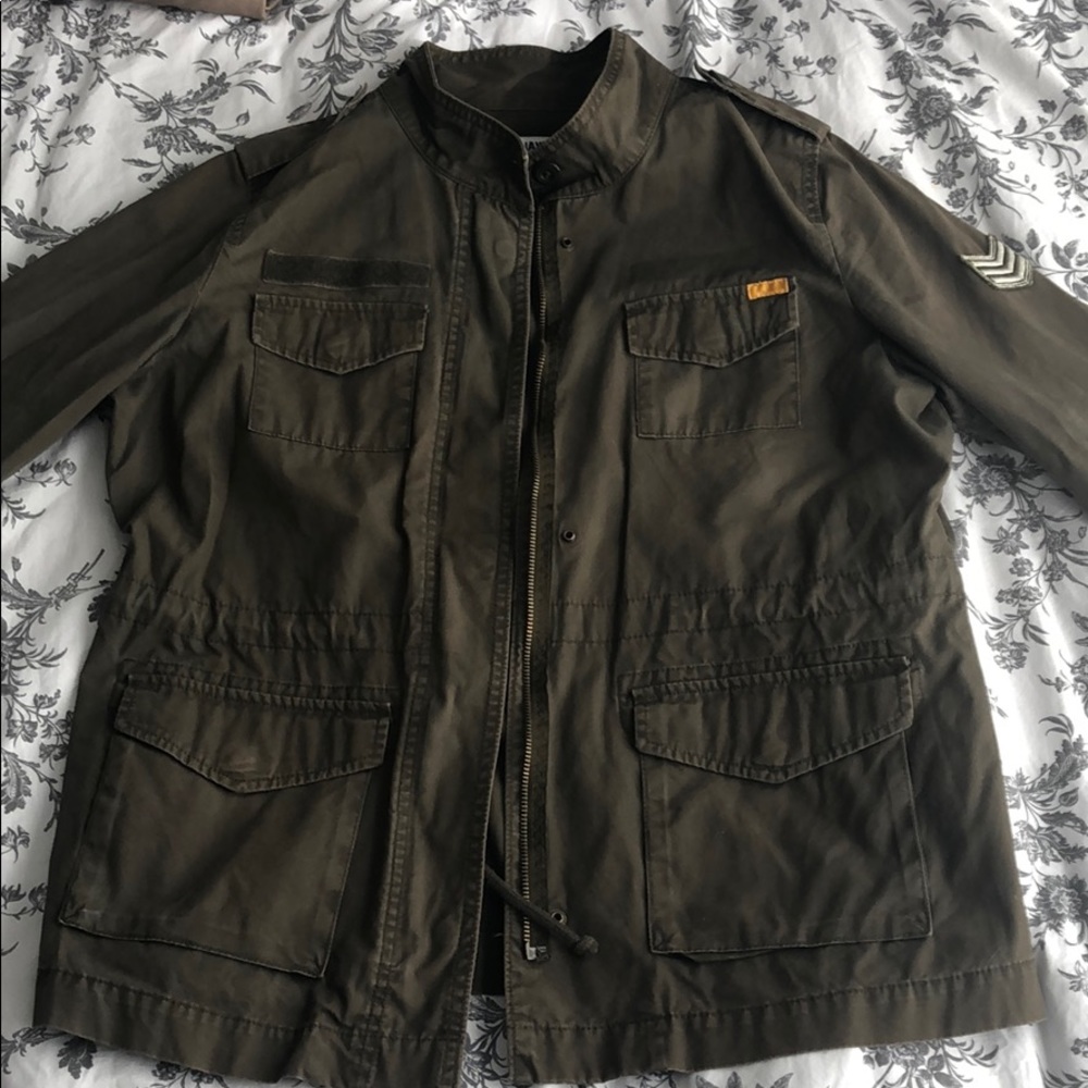 Cargo Jacket, army green with patches.